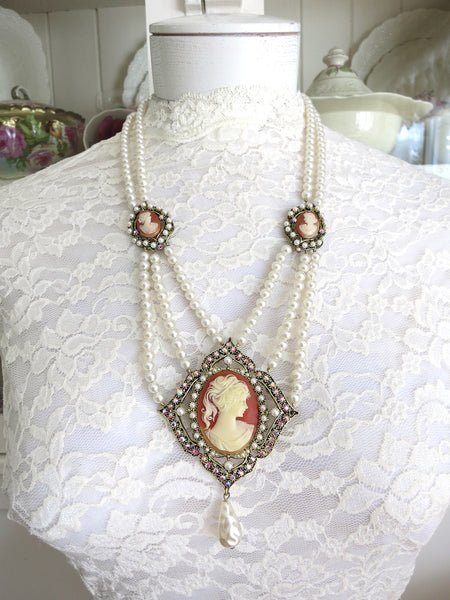 Fabulous Cameo Necklace With Pearls