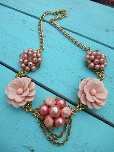 Peaches and Creme Flower Necklace