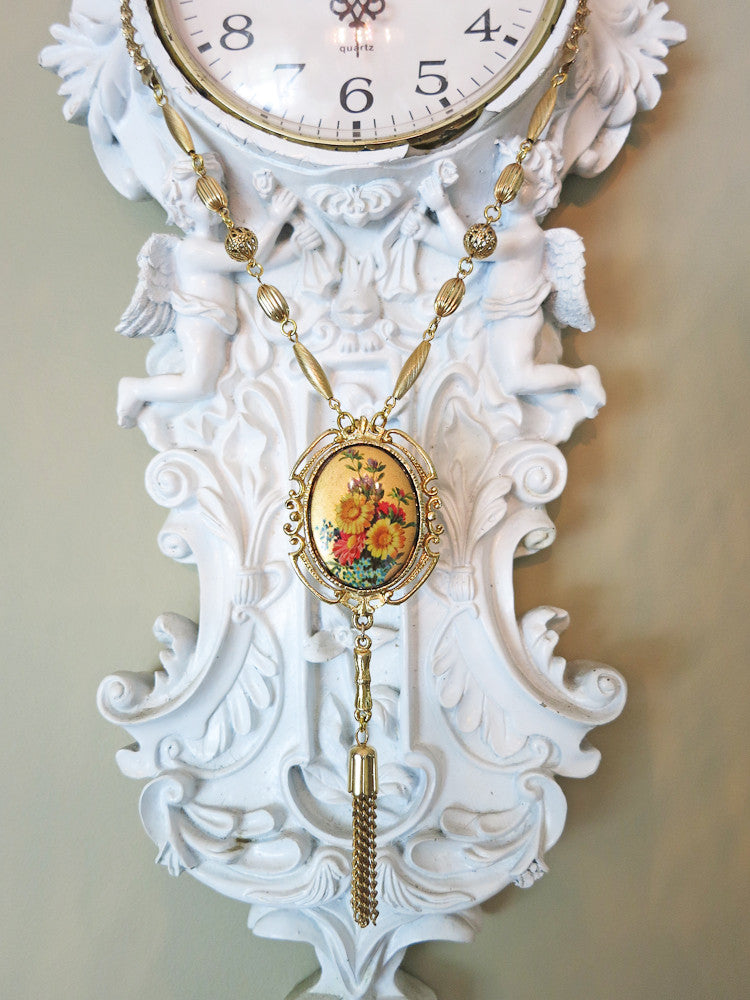 Elegant Golden Tassel Necklace