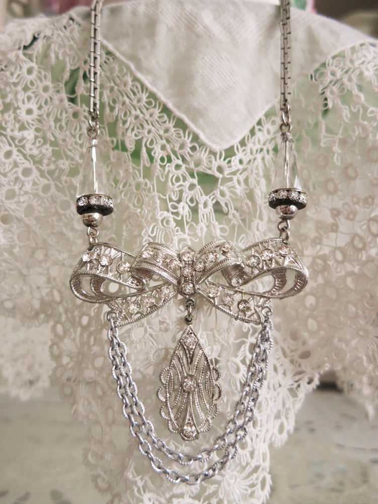 Art Deco Bow Necklace