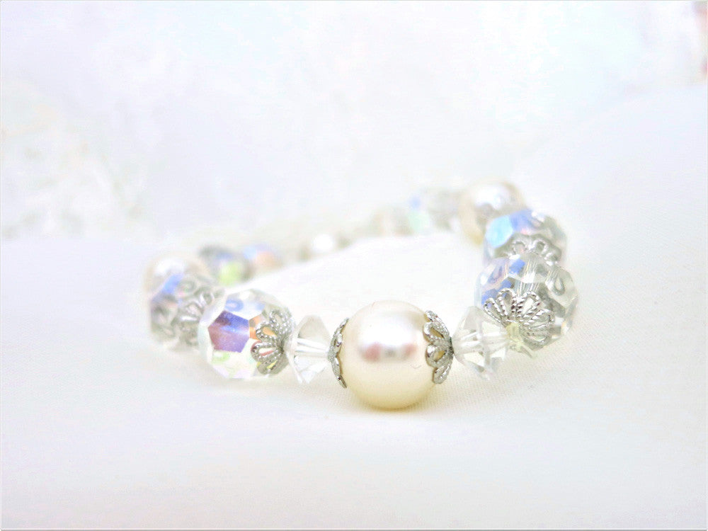Beautiful Pearl and Crystal Bracelet
