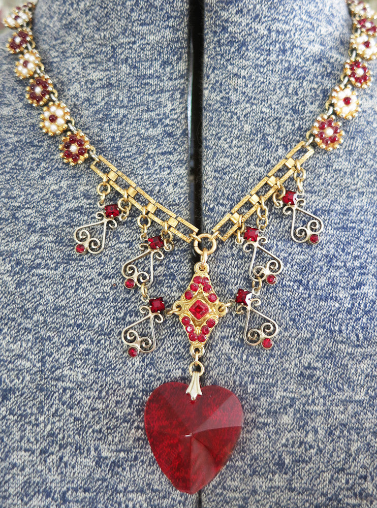 Heart Throb Necklace and Earring Set
