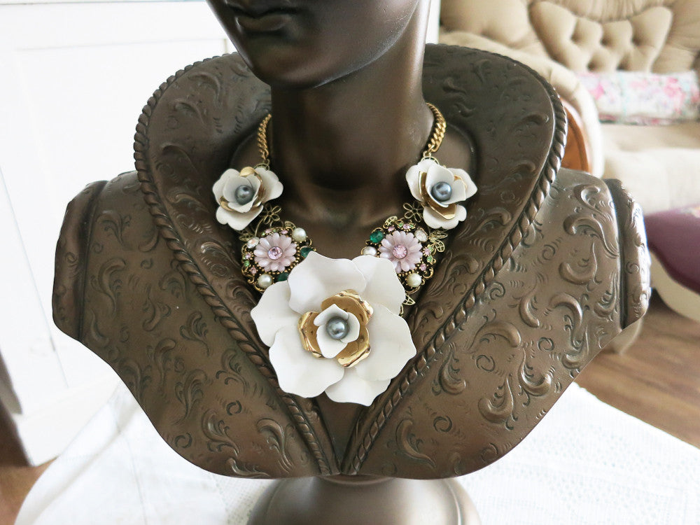 White Roses Statement Collar Necklace
