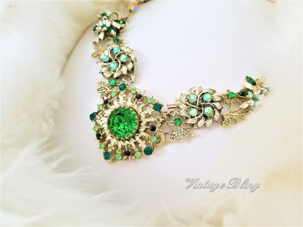 Glamorous Emerald Green Bib Style Necklace