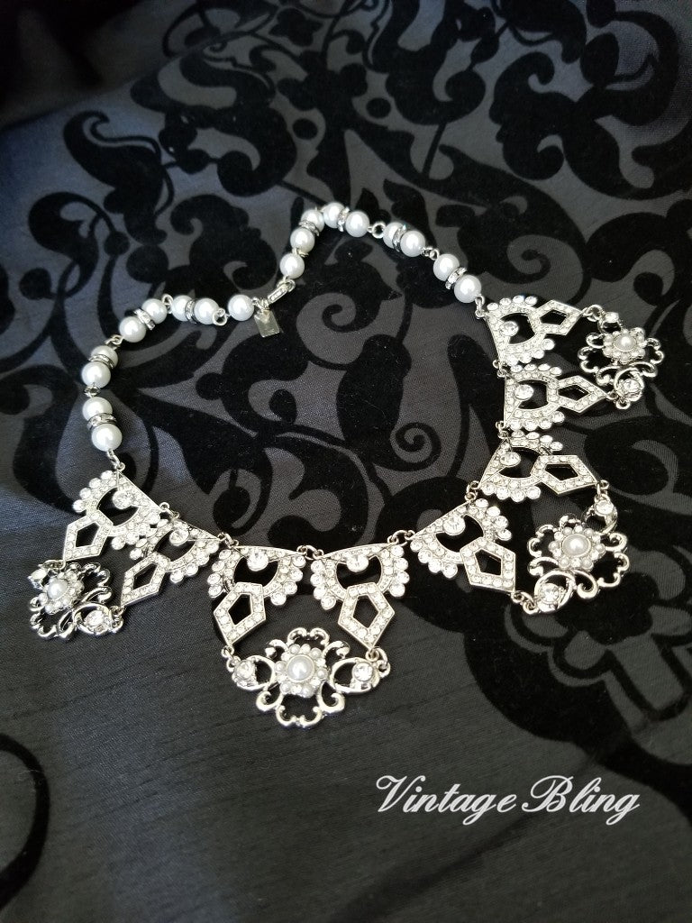 Striking Pearl and Rhinestone Necklace